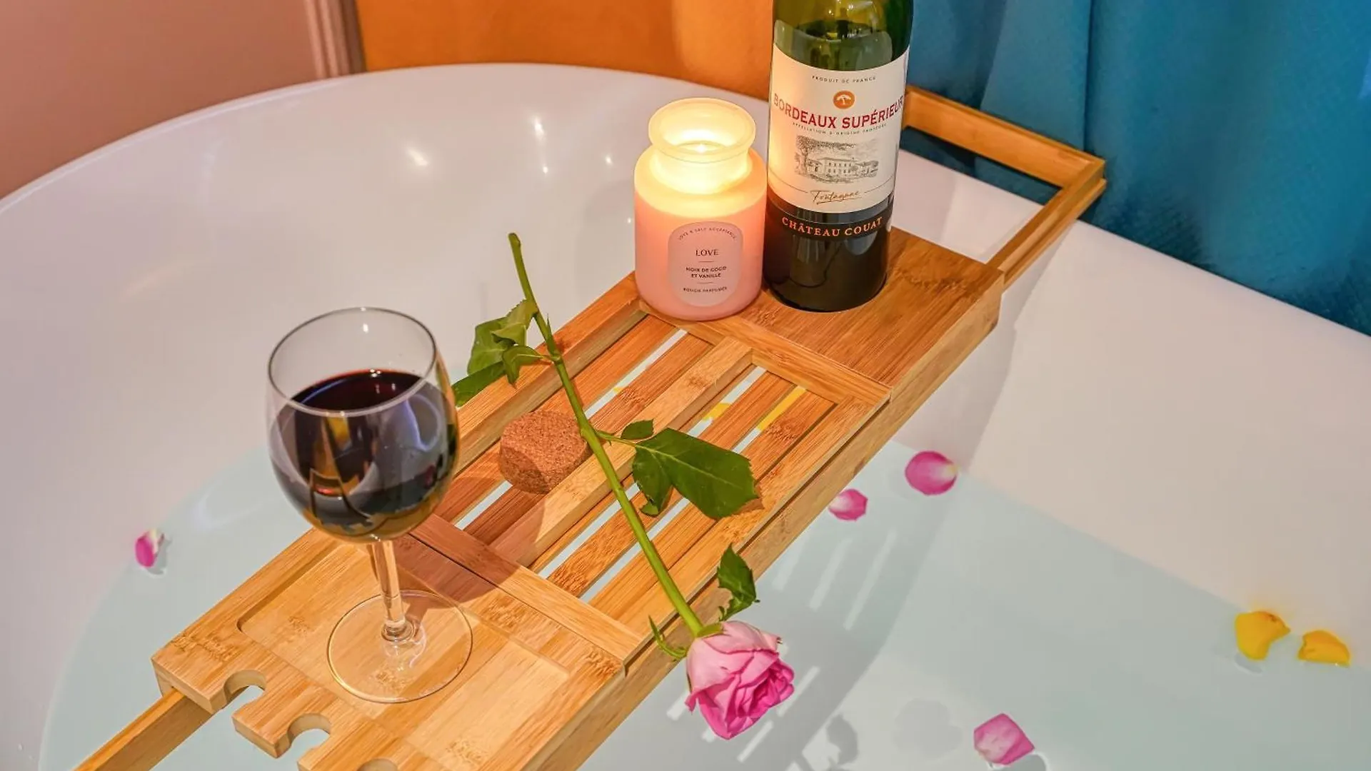 Apartment Suite Anna In Paris Republique France